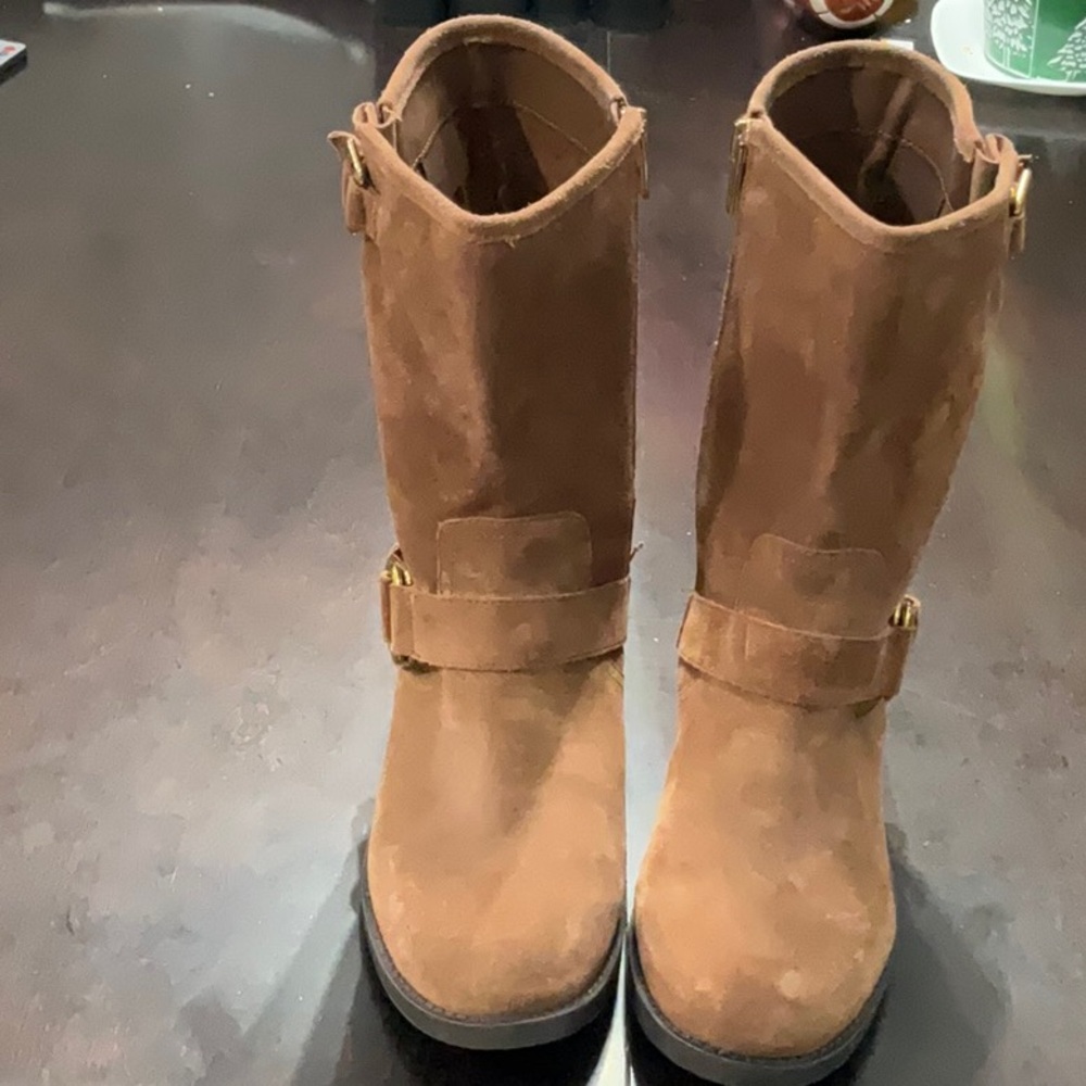 Great pair of Vince Camuto half calf boots, worn once.